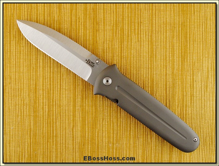 Bob Dozier Folder (New Model)