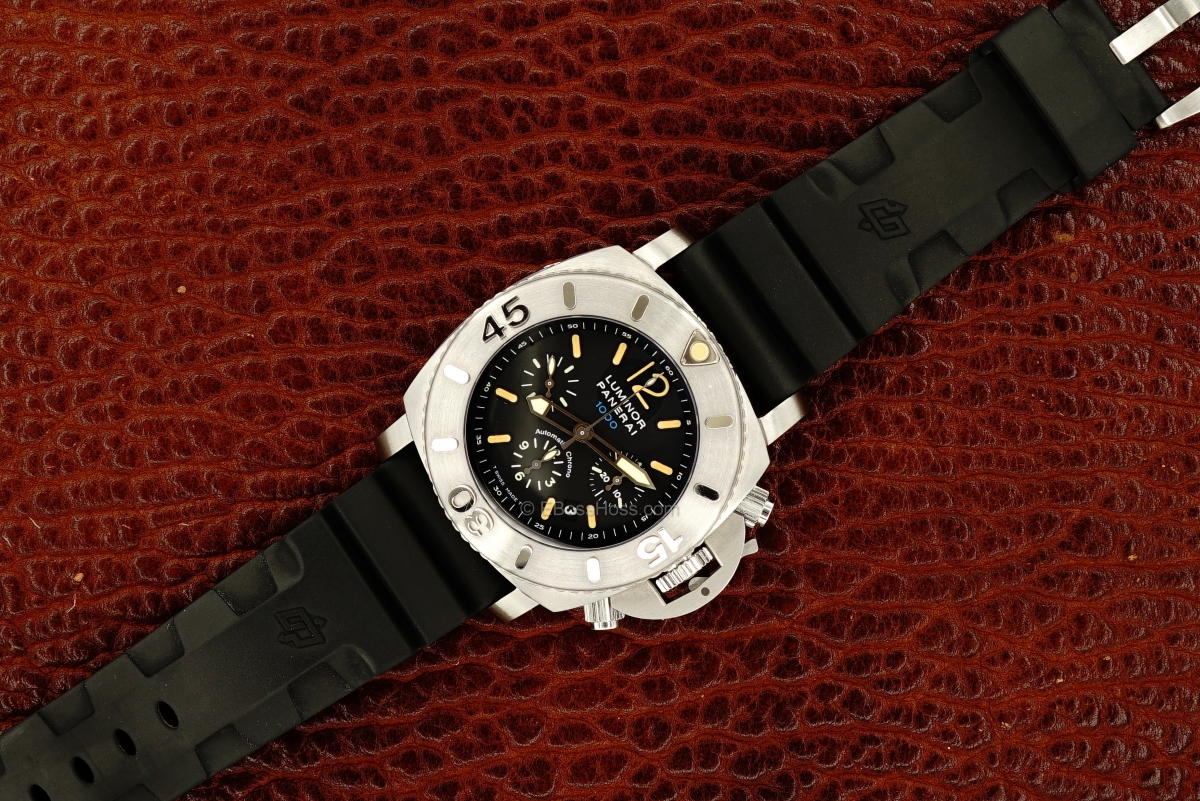 Panerai (Officine Panerai) 187 LUMINOR Submersible Chrono 1000 - 47MM - PAM00187