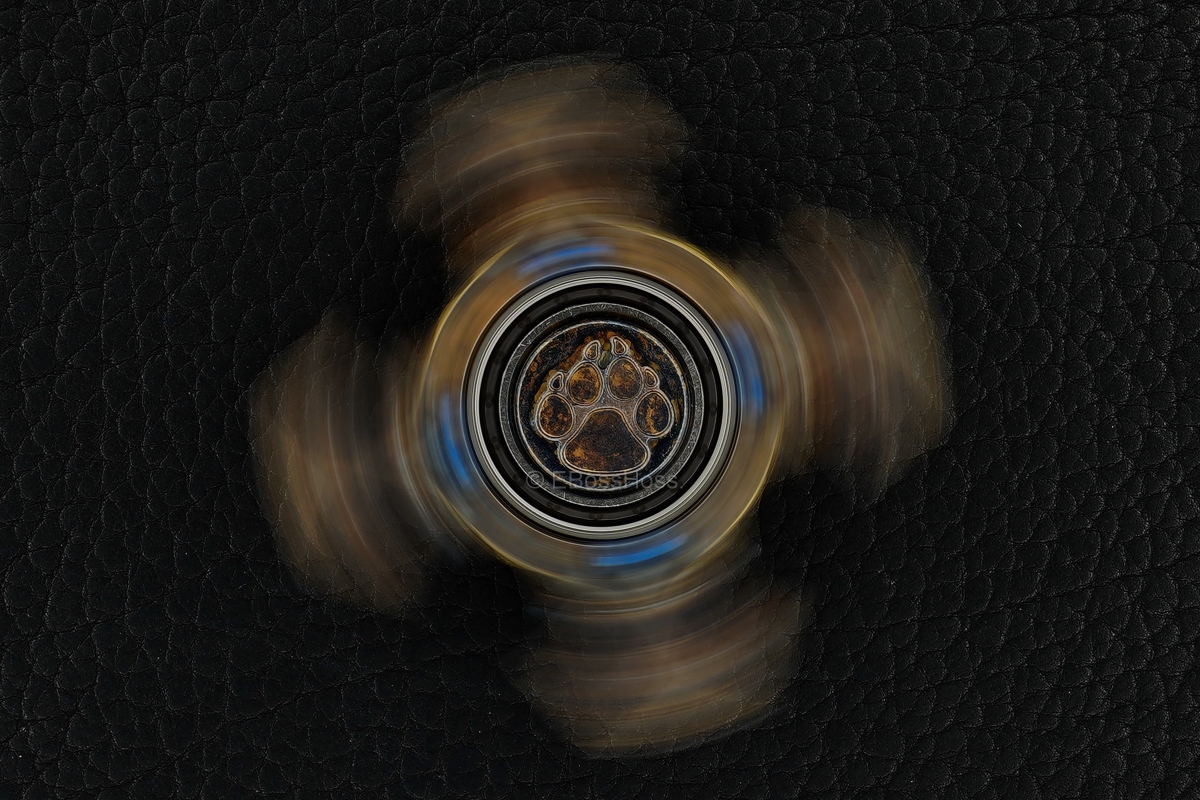 Steel Flame ''ONE 2017'' SLEDGE 3-D Dog Paw Ring Spin KillboX