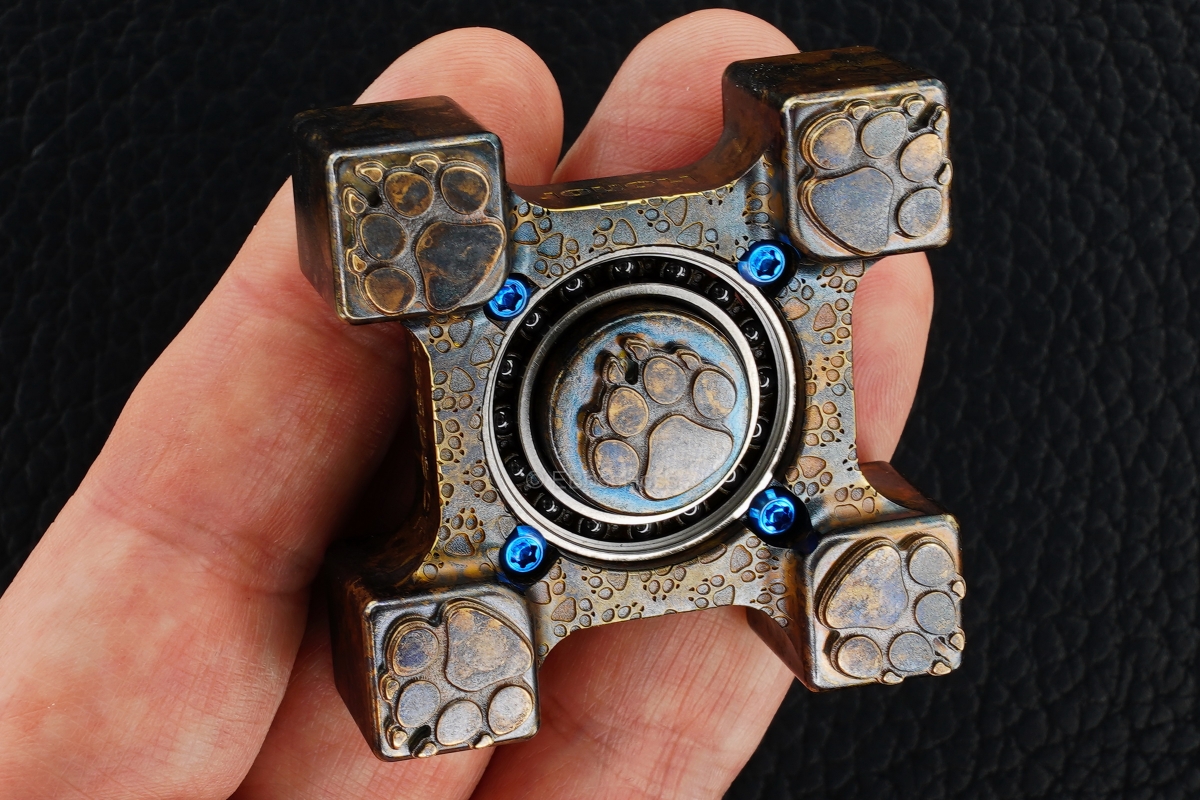Steel Flame ''ONE 2017'' SLEDGE 3-D Dog Paw Ring Spin KillboX