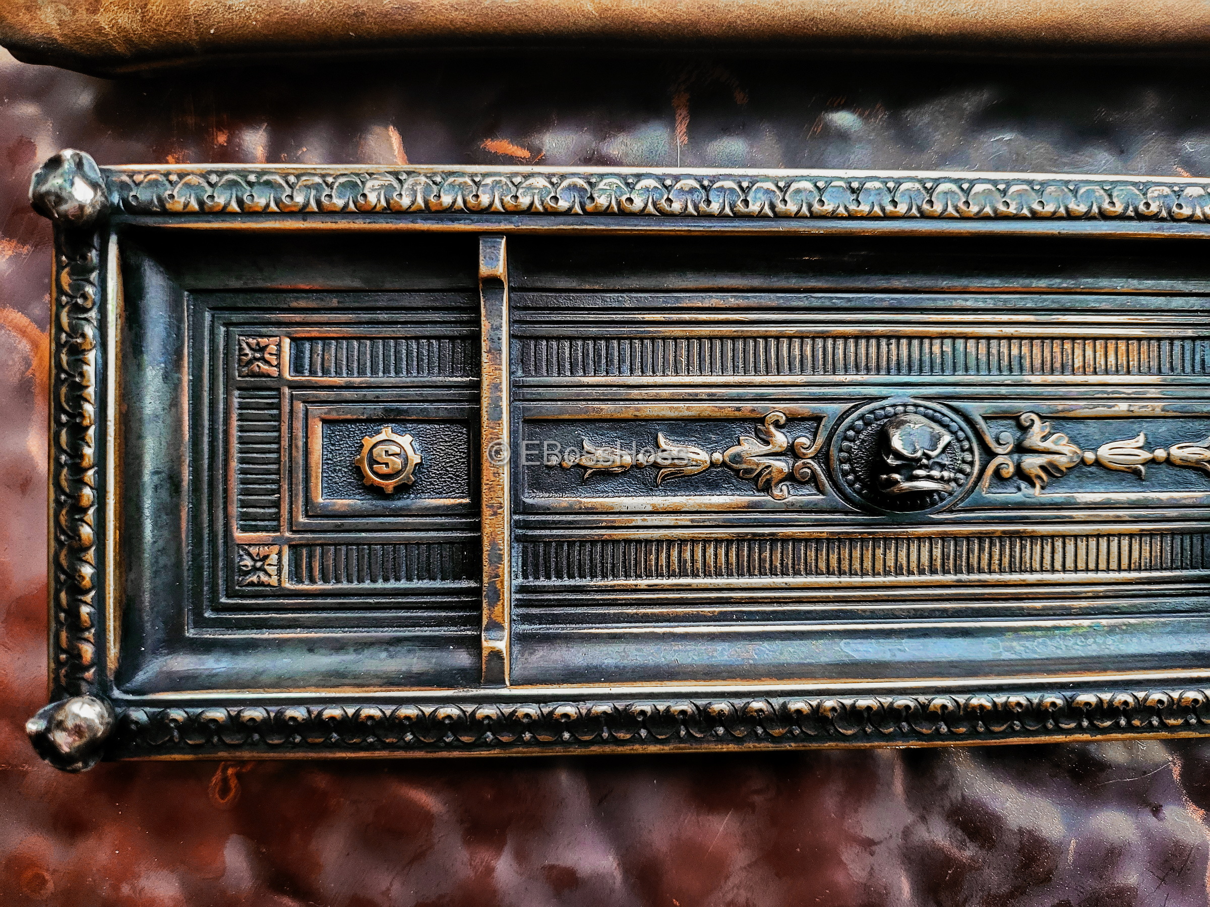 Starlingear - Tiffany ''Personal Collection'' Ashtray-Valet by Ryk Maverick