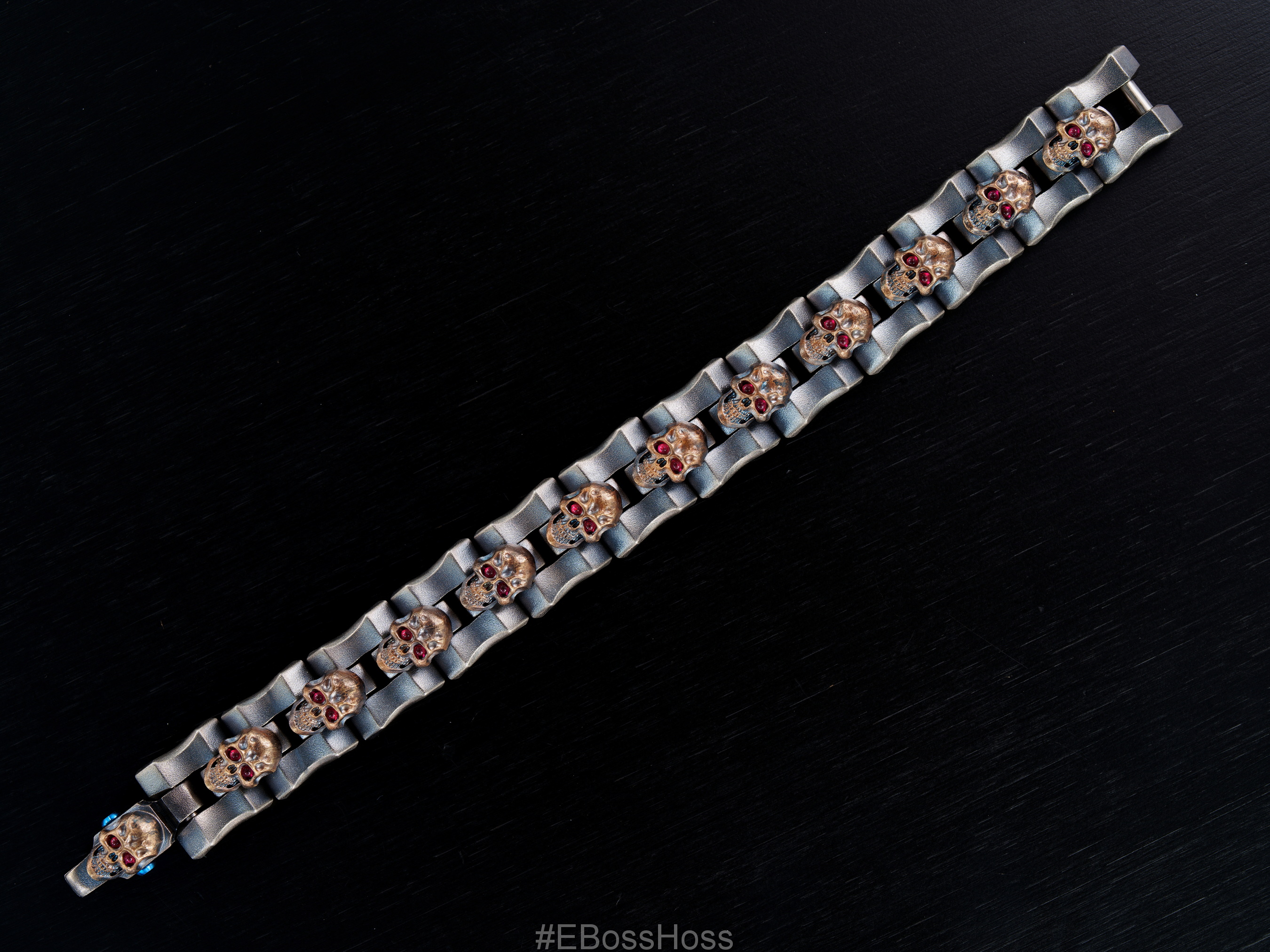 Derrick Obatake - ONE - Custom Sledge XXL Vigilant Darkness Sledge Bracelet