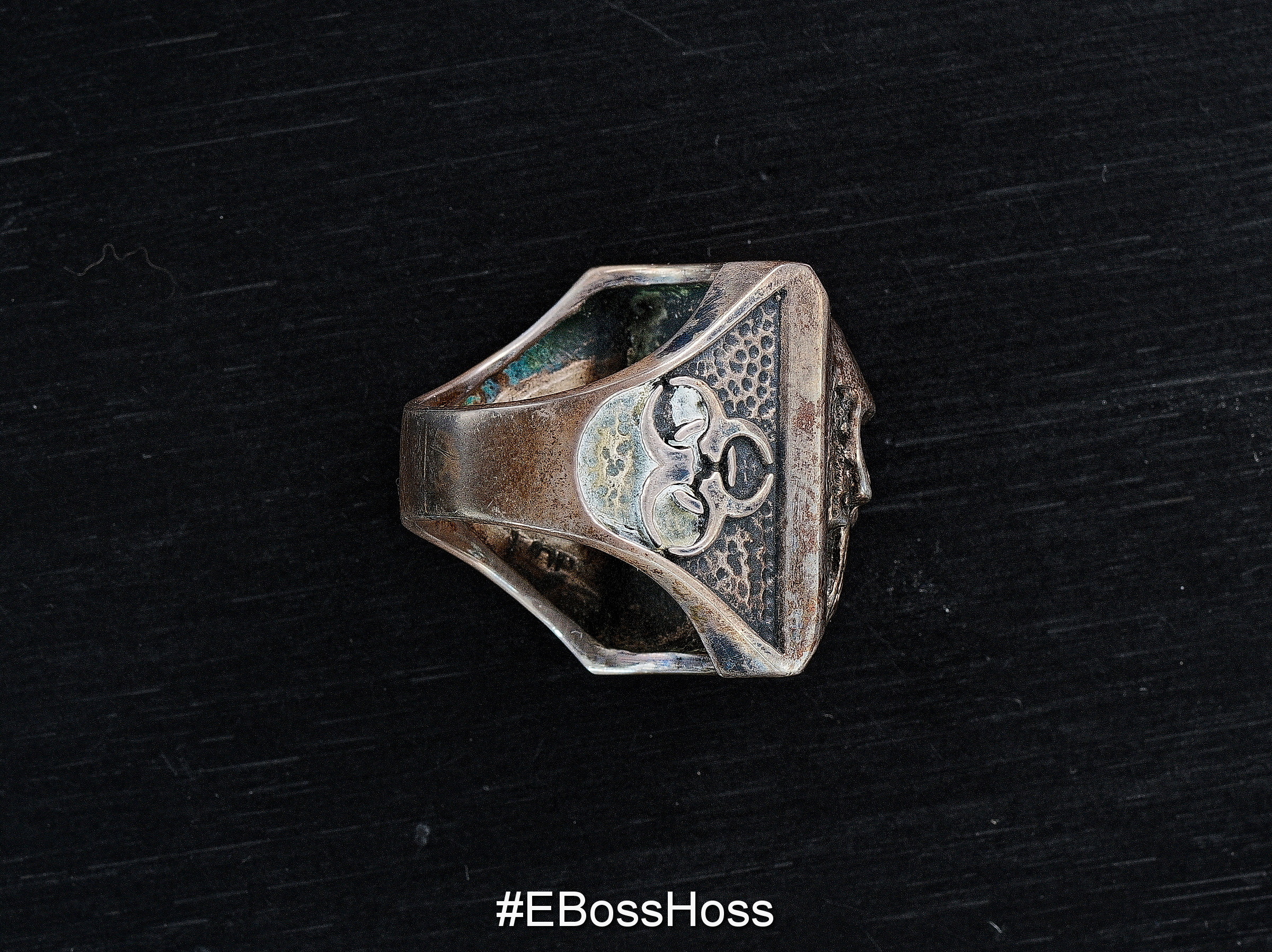 Patina-ed Skull Puncher Ring