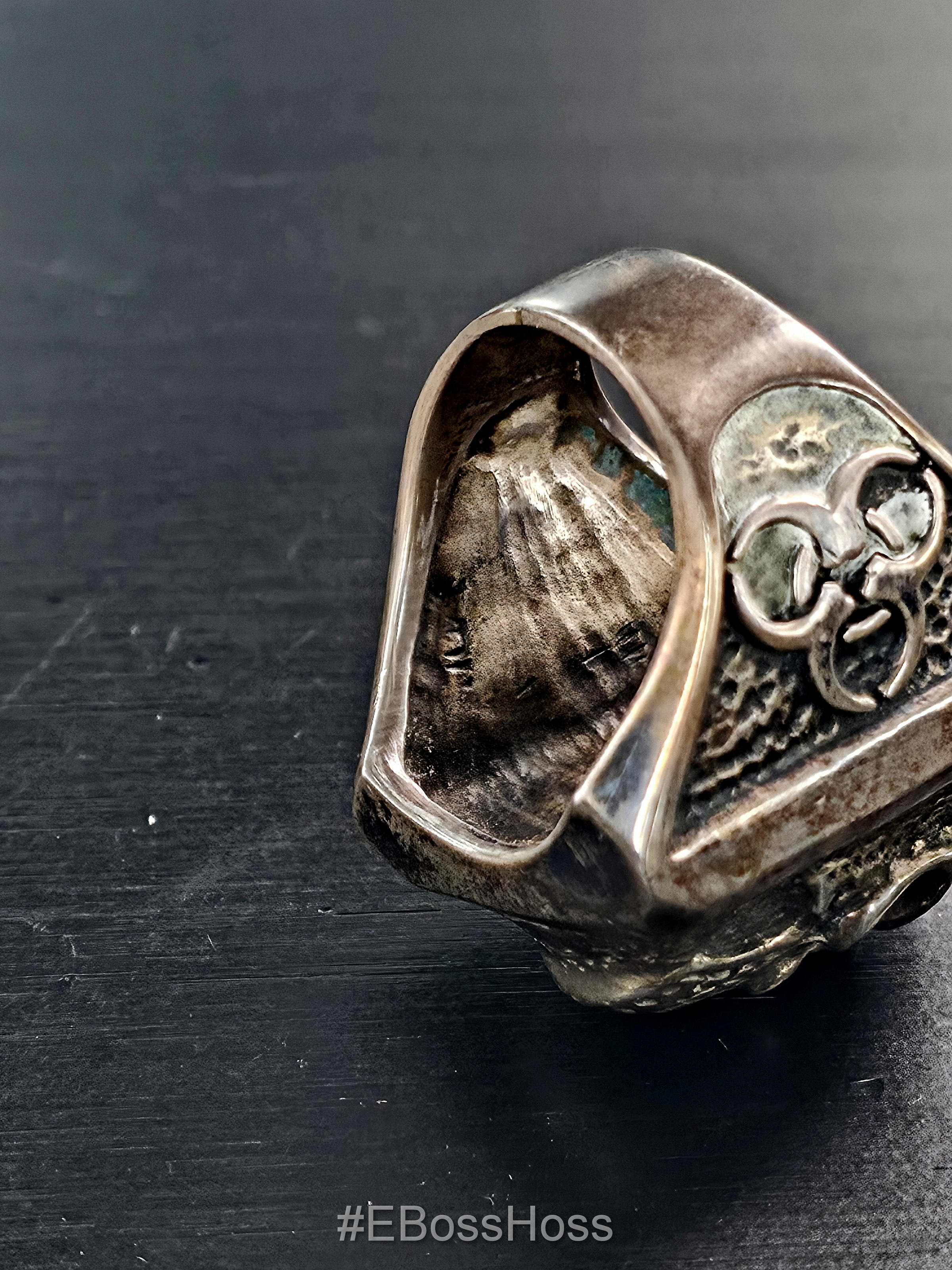 Patina-ed Skull Puncher Ring